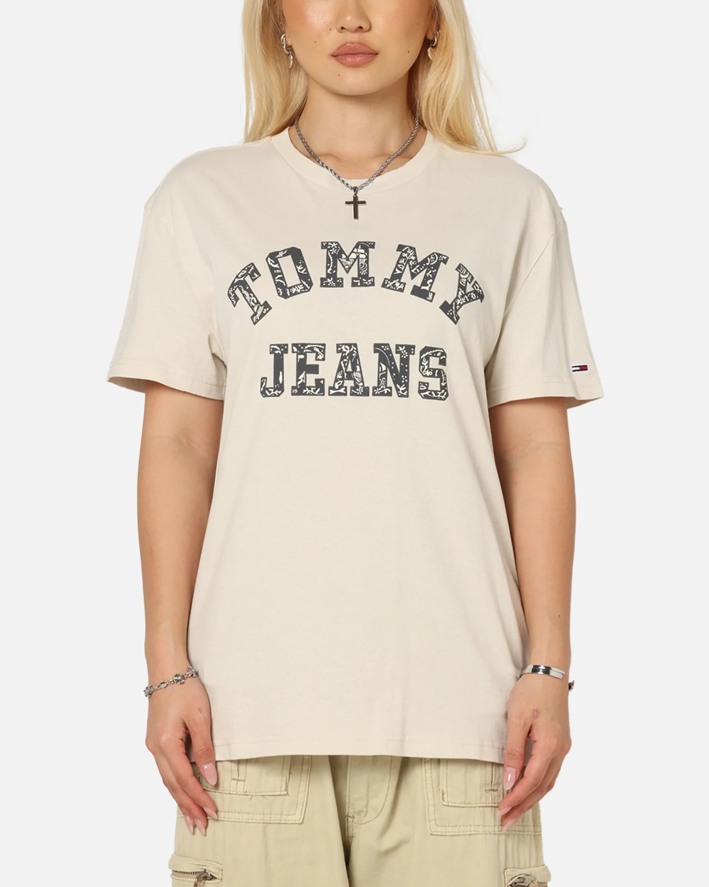 Tommy Jeans Regular Paisley College T-Shirt Newsprint